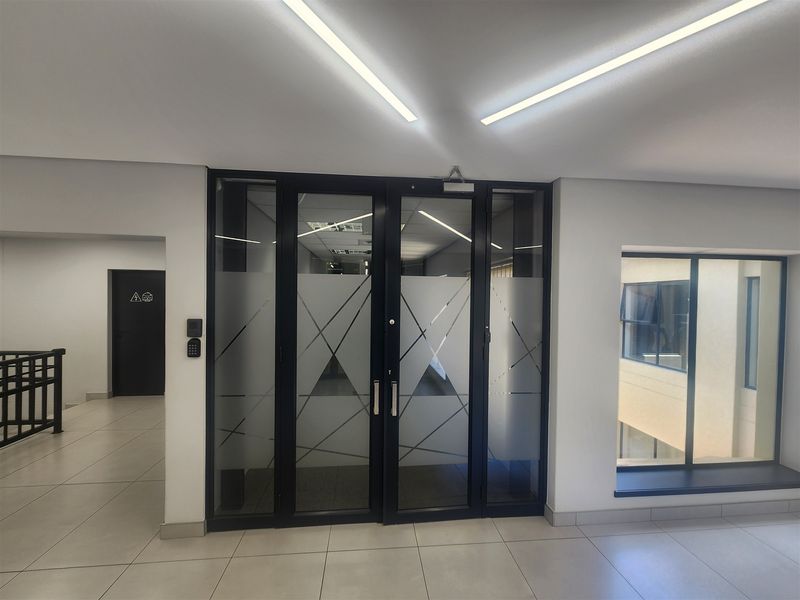 473.92sqm Offices to let in Wierda Valley, Sandton - Photo 2