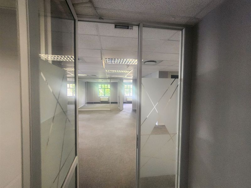 473.92sqm Offices to let in Wierda Valley, Sandton - Photo 4