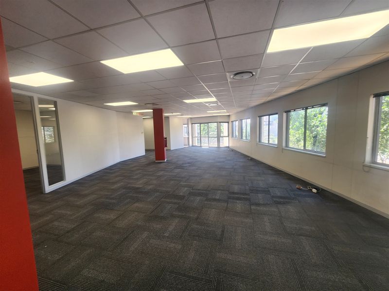723,7sqm Offices to let in Sandown, Sandton - Photo 8