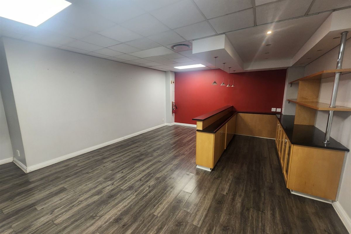 723,7sqm Offices to let in Sandown, Sandton - Photo 4