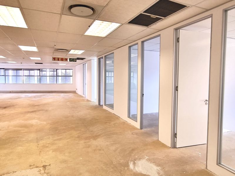 Office space to let in The Woodlands. - Photo 5