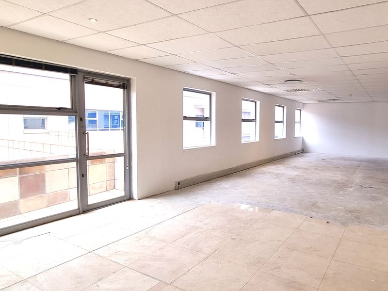 Office space to let in The Woodlands. - Photo 4