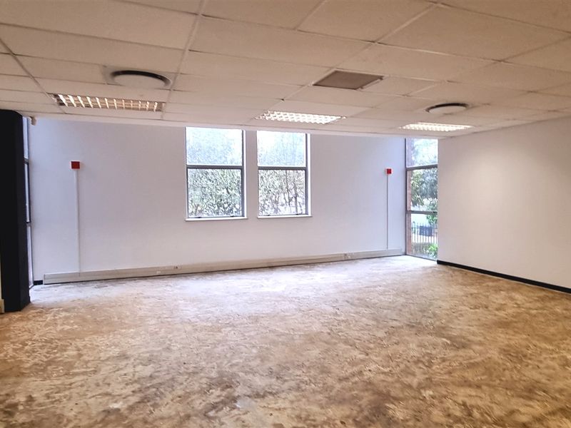 Office space to let in Bally Oaks Office Park - Photo 4