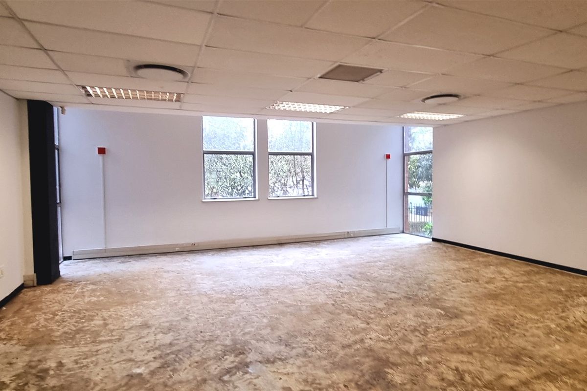 Office space to let in Bally Oaks Office Park - Photo 4