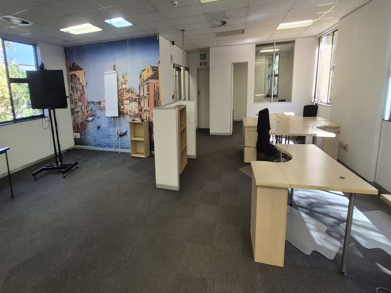 332sqm Offices to let in Rosebank - Photo 4