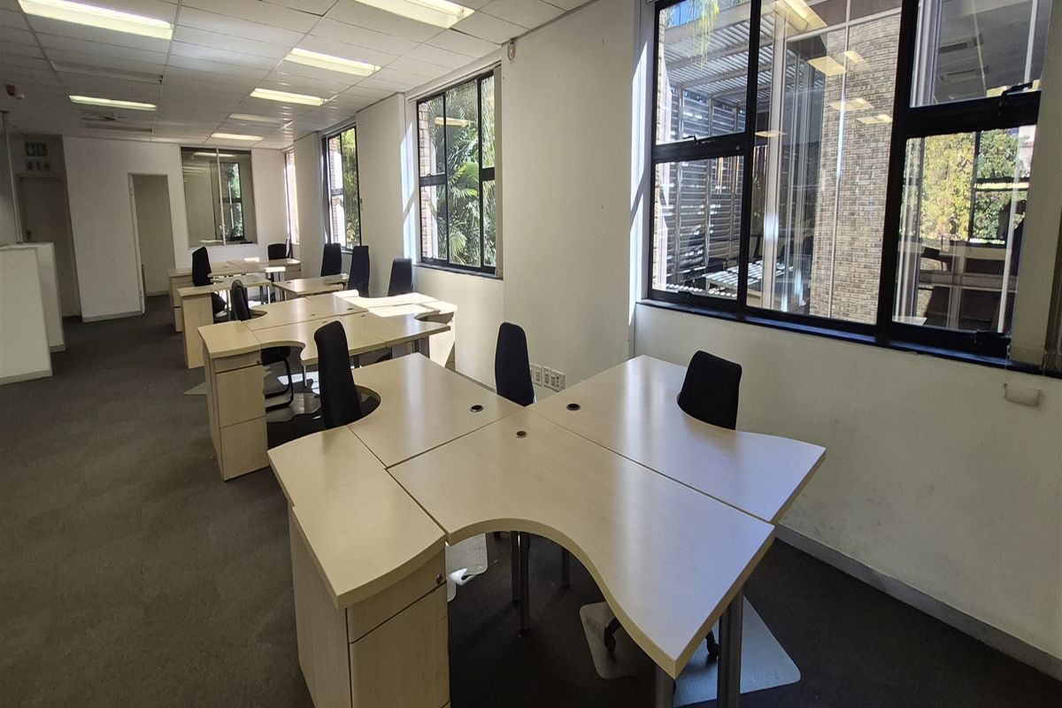 332sqm Offices to let in Rosebank - Photo 5