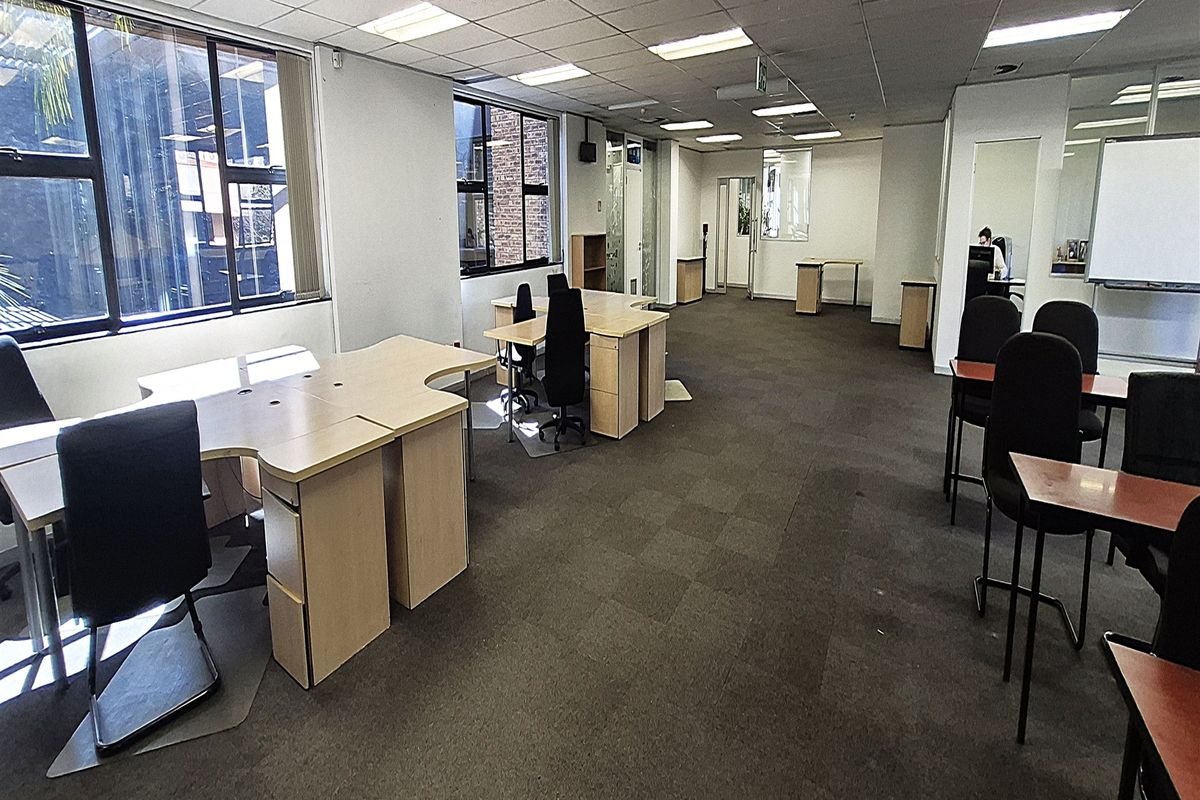 332sqm Offices to let in Rosebank - Photo 3