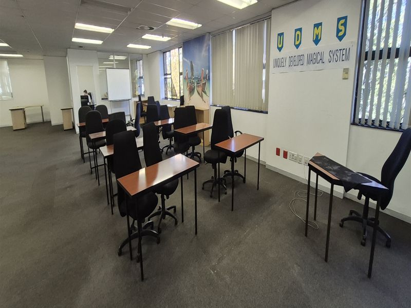 332sqm Offices to let in Rosebank - Photo 9
