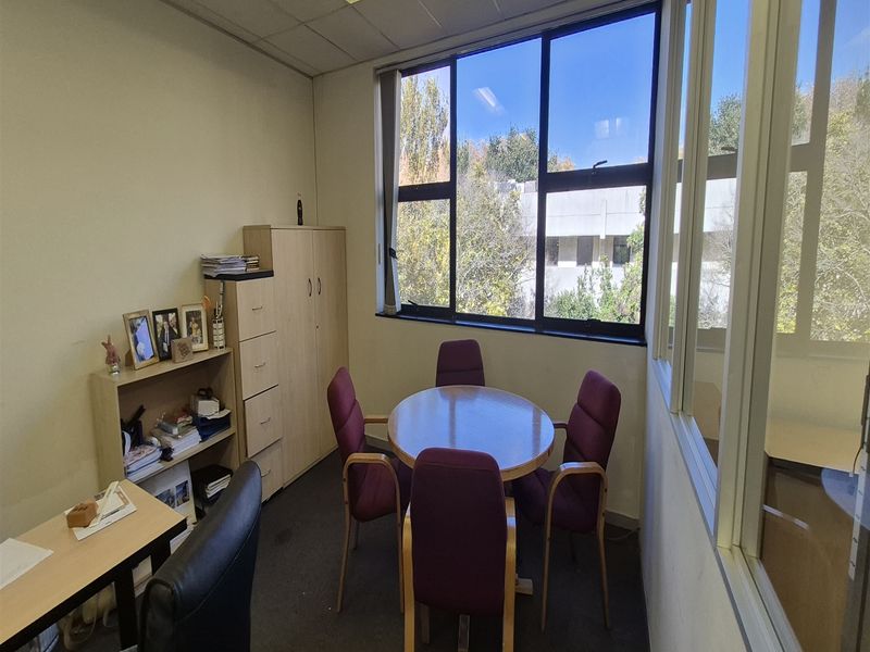 332sqm Offices to let in Rosebank - Photo 6