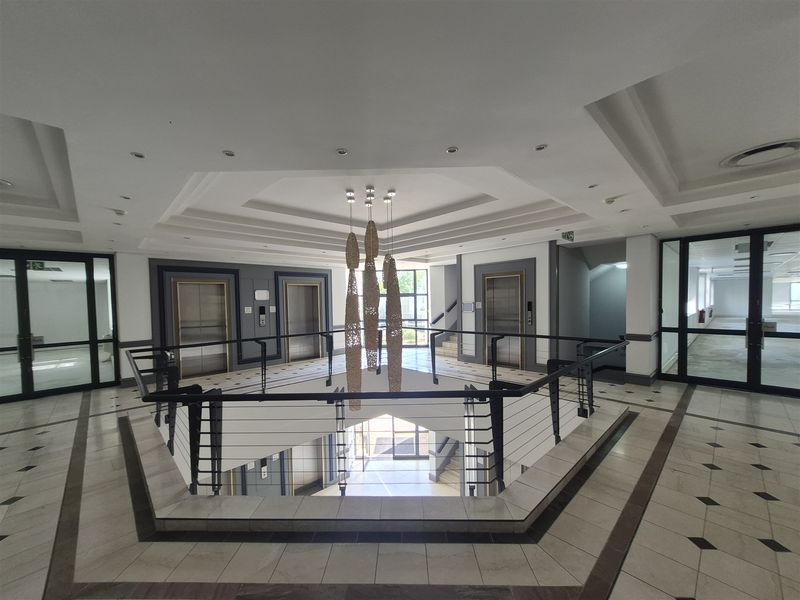 1574sqm Offices to let in Illovo, Sandton - Photo 2