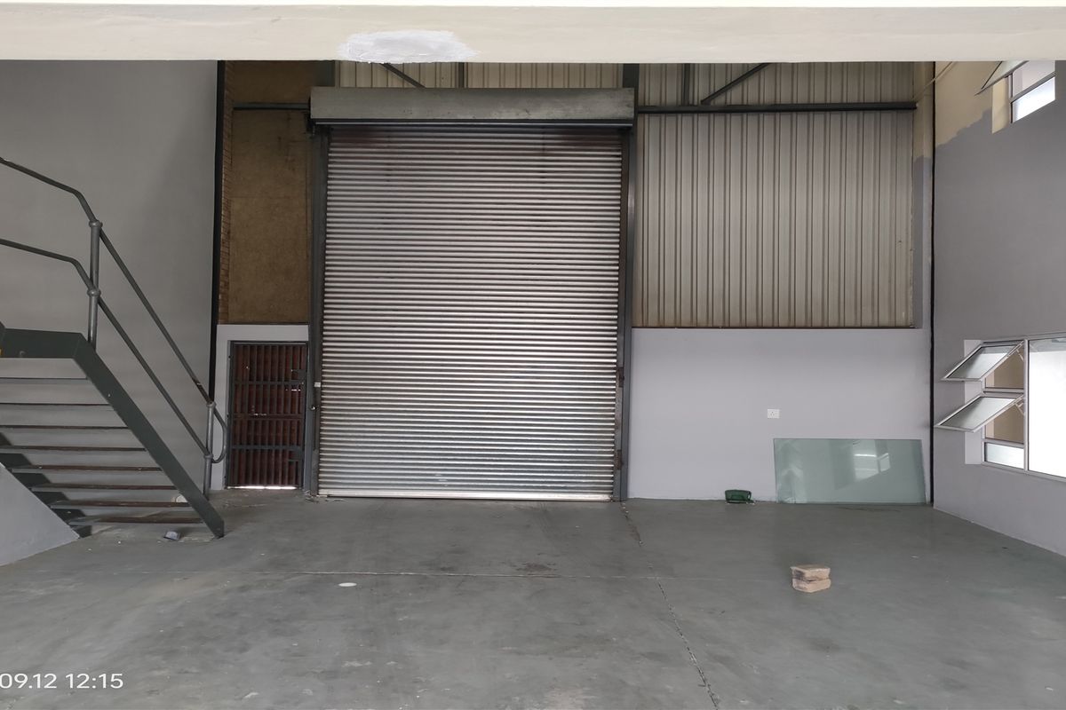 646m2  Warehouse  - FOR SALE TO LEASE - Photo 2
