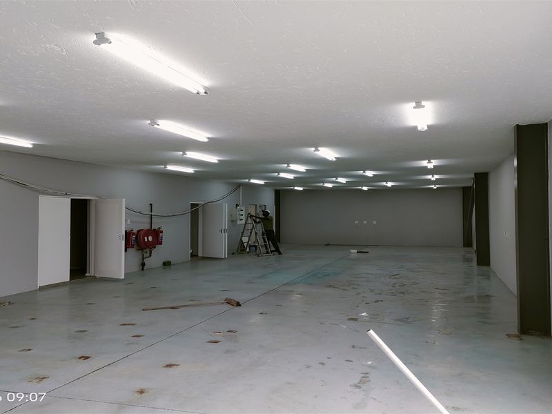 646m2  Warehouse  - FOR SALE TO LEASE - Photo 5