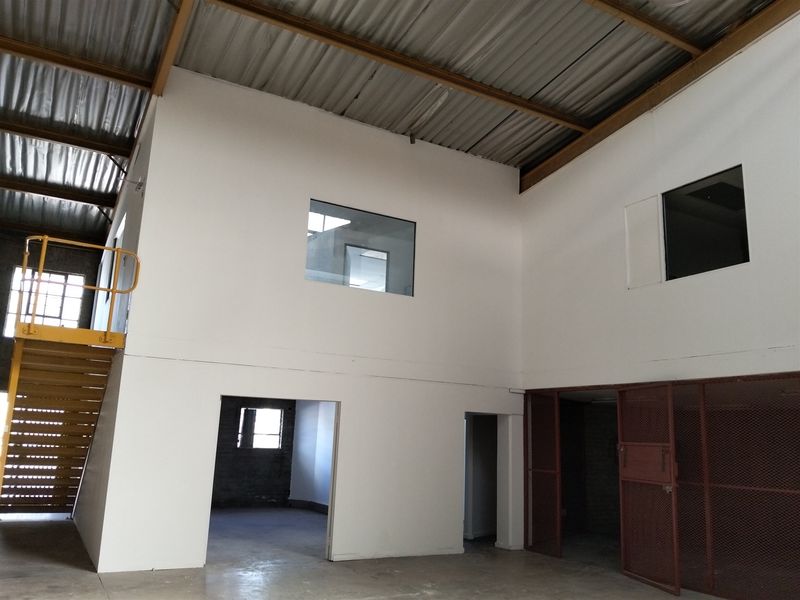 578m2  Warehouse  in Kya Sand- TO LEASE - Photo 9