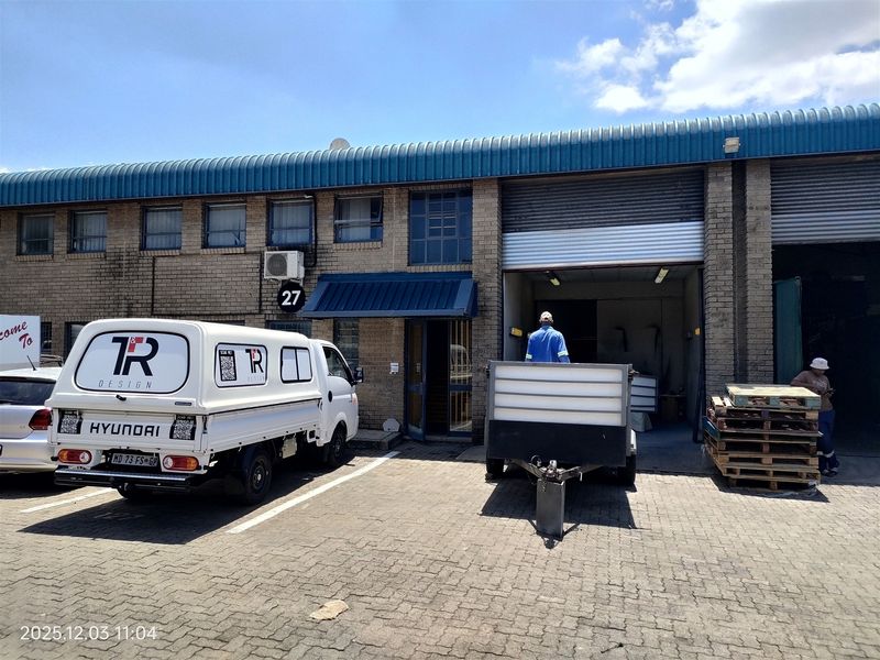 578m2  Warehouse  in Kya Sand- TO LEASE - Photo 1
