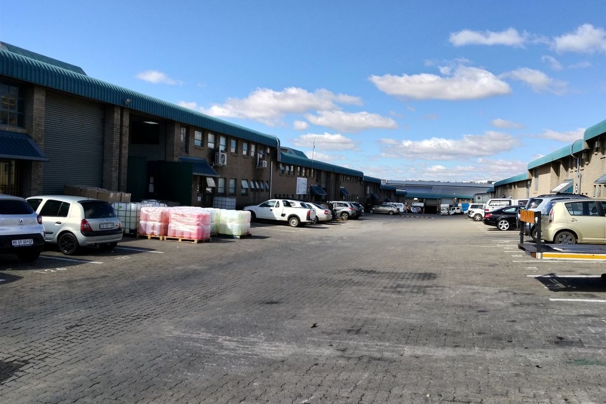 578m2  Warehouse  in Kya Sand- TO LEASE - Photo 3