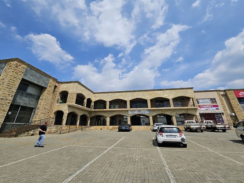 2618m2  Warehouse  - TO LEASE in Ferndale/Strijdompark - Photo 1