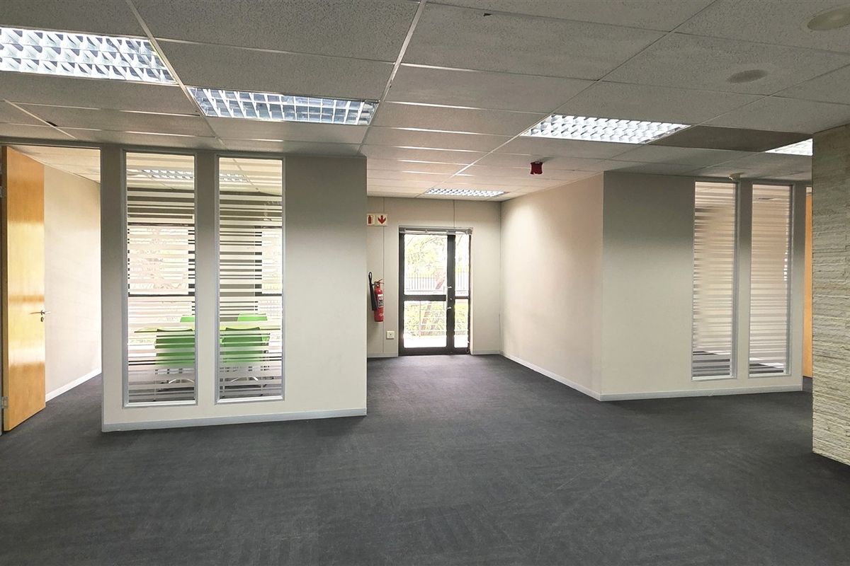 Office space to let in Woodmead - Photo 4