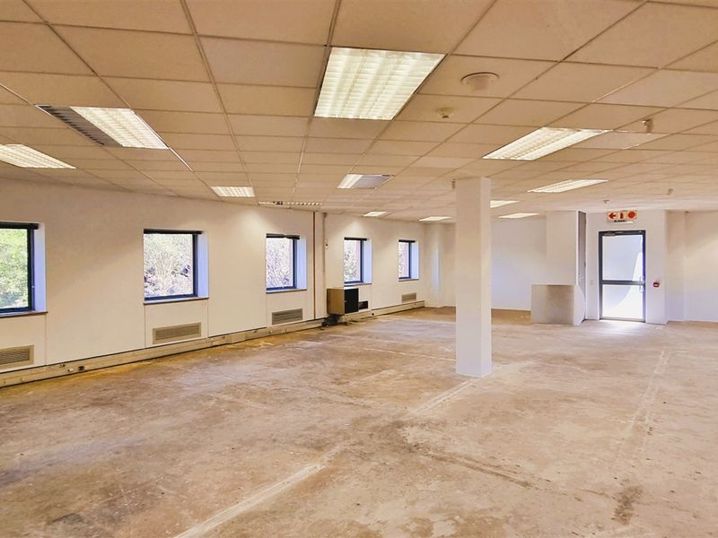 Office space to let in The Woodlands - Photo 4