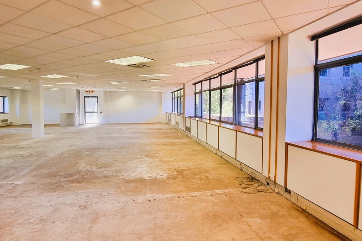 Office space to let in The Woodlands - Photo 3