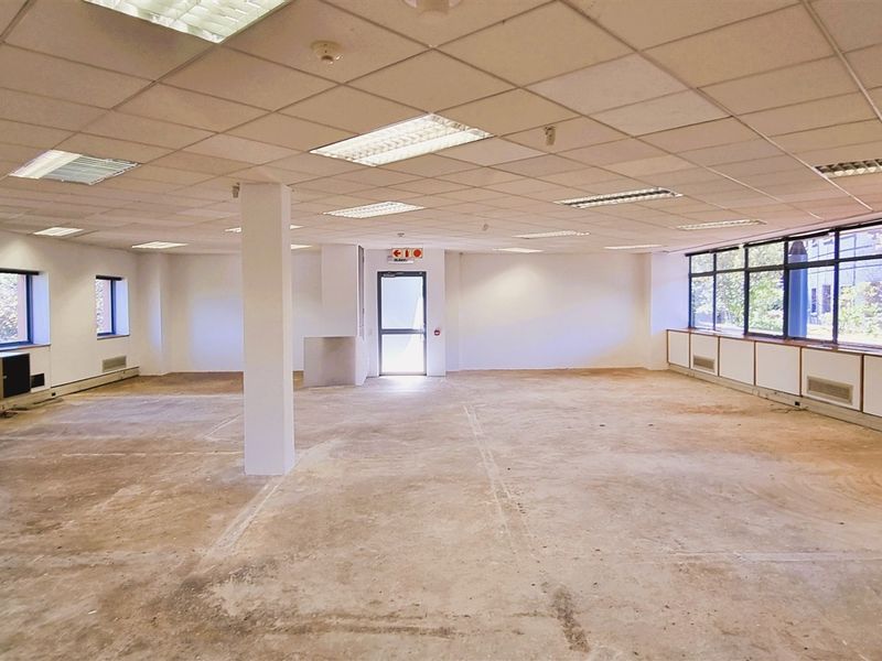 Office space to let in The Woodlands - Photo 6