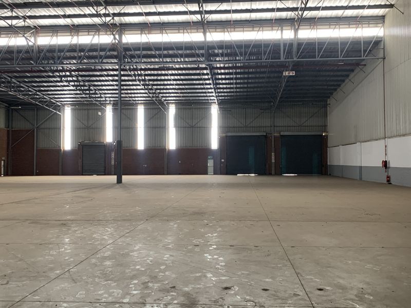 Warehouse to let in Pomona - Photo 8