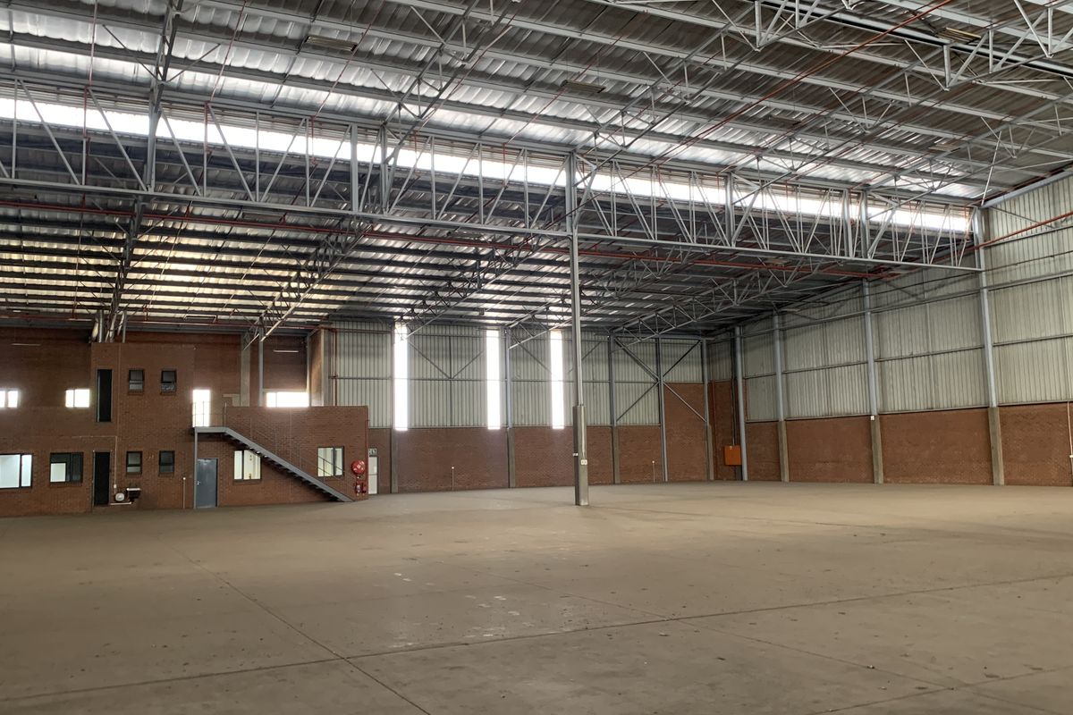 Warehouse to let in Pomona - Photo 5