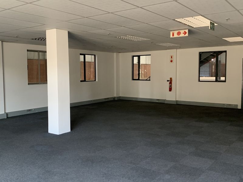 Warehouse to let in Pomona - Photo 4