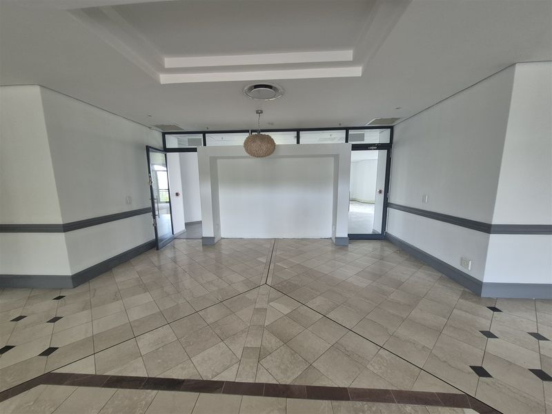 1575.33sqm Offices to let in Illovo, Sandton - Photo 3