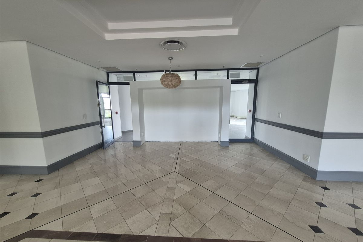 1575.33sqm Offices to let in Illovo, Sandton - Photo 3