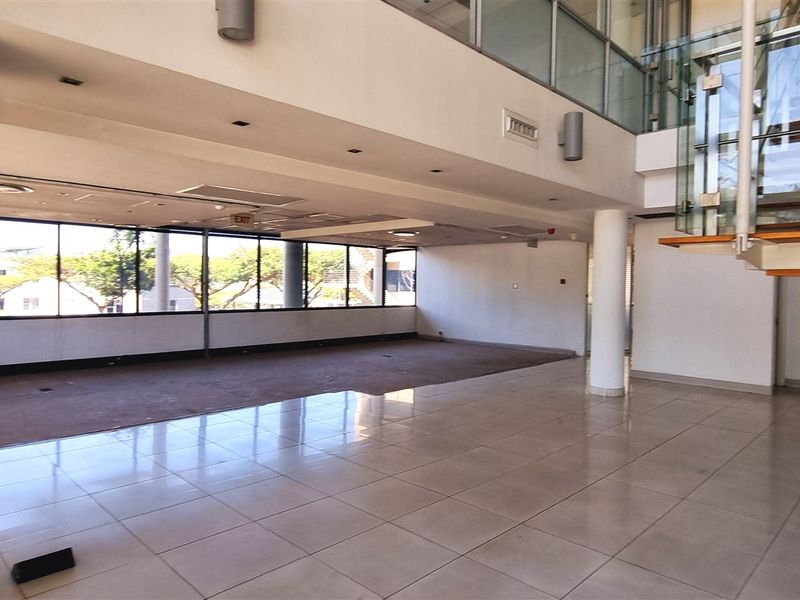 Freestanding building in Woodmead North - Photo 4