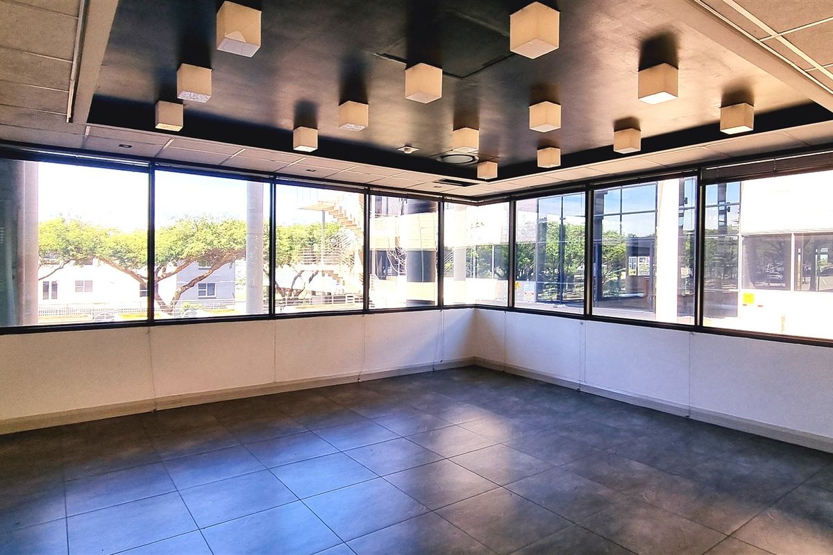 Freestanding building in Woodmead North - Photo 3