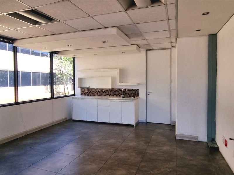 Freestanding building in Woodmead North - Photo 5