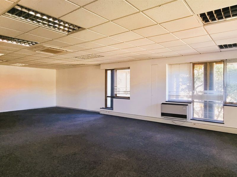 Office Space to let in The Woodlands - Photo 4