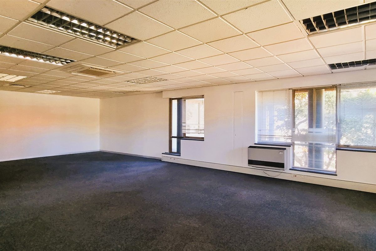 Office Space to let in The Woodlands - Photo 4