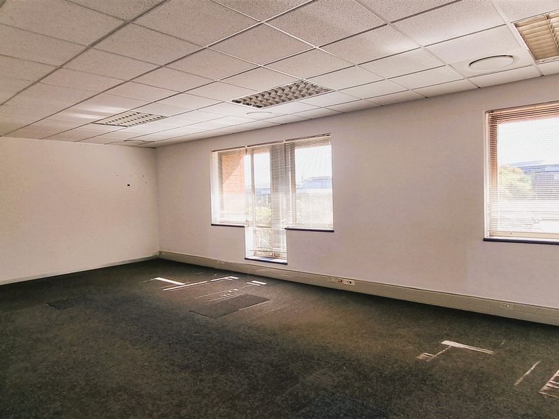 Office Space to let in The Woodlands - Photo 9