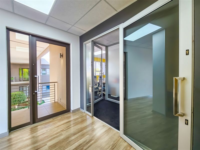 176m2 Modern Office to Let in Cedar Tree Office Park - Photo 9