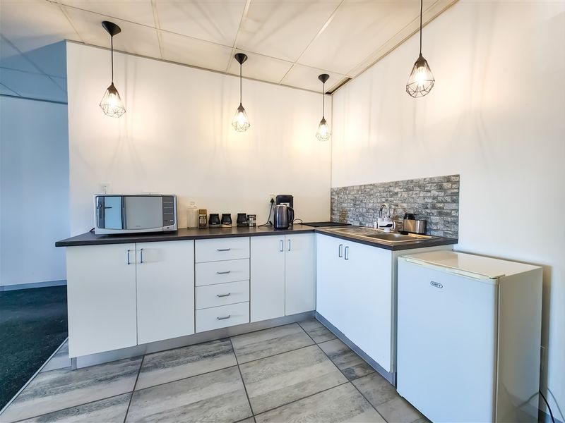 143m2 Modern Office to Let in Clearwater Office Park - Photo 7