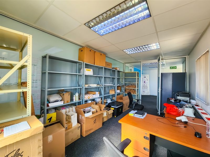 143m2 Modern Office to Let in Clearwater Office Park - Photo 6