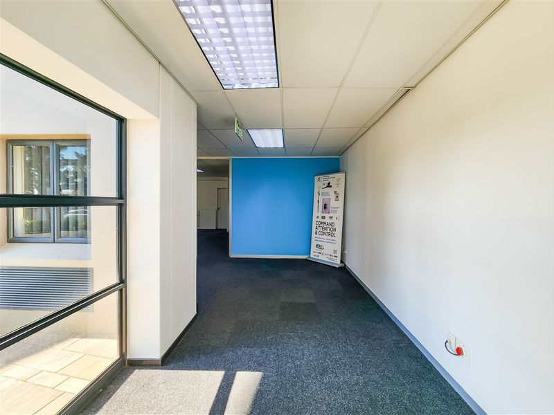 143m2 Modern Office to Let in Clearwater Office Park - Photo 4