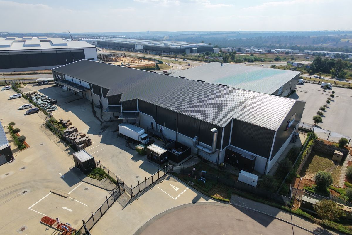 Warehouse to let in Longake - Photo 3