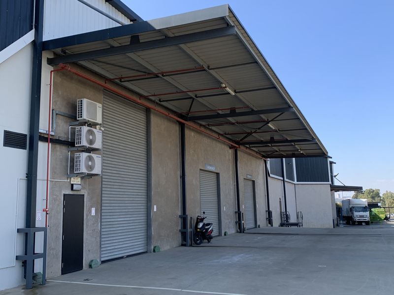 Warehouse to let in Longake - Photo 7