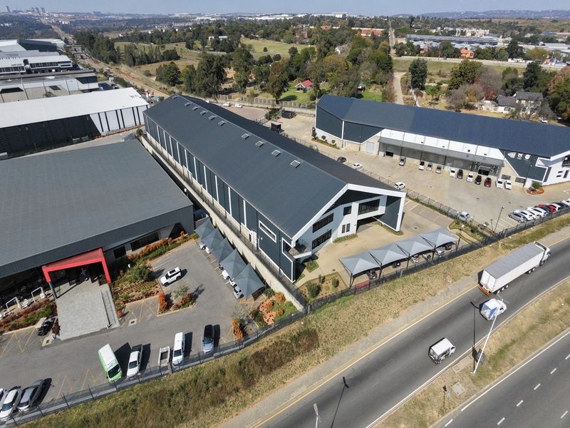 Warehouse to let in Longake - Photo 2