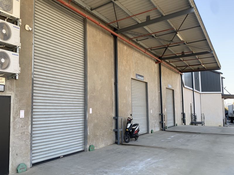 Warehouse to let in Longake - Photo 3