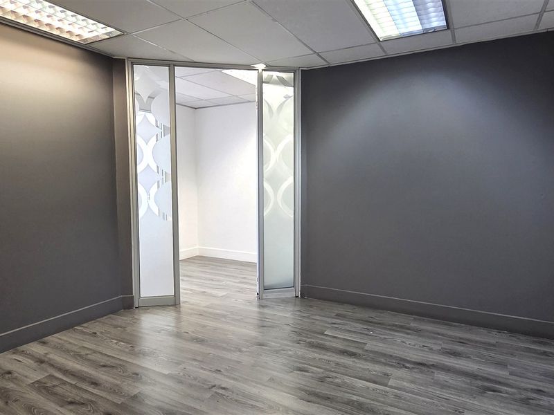 Office space to let in Kildrummy Office Park - Photo 3