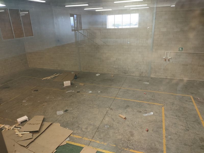 632m2  Warehouse  - TO LEASE in Kya Sand - Photo 4