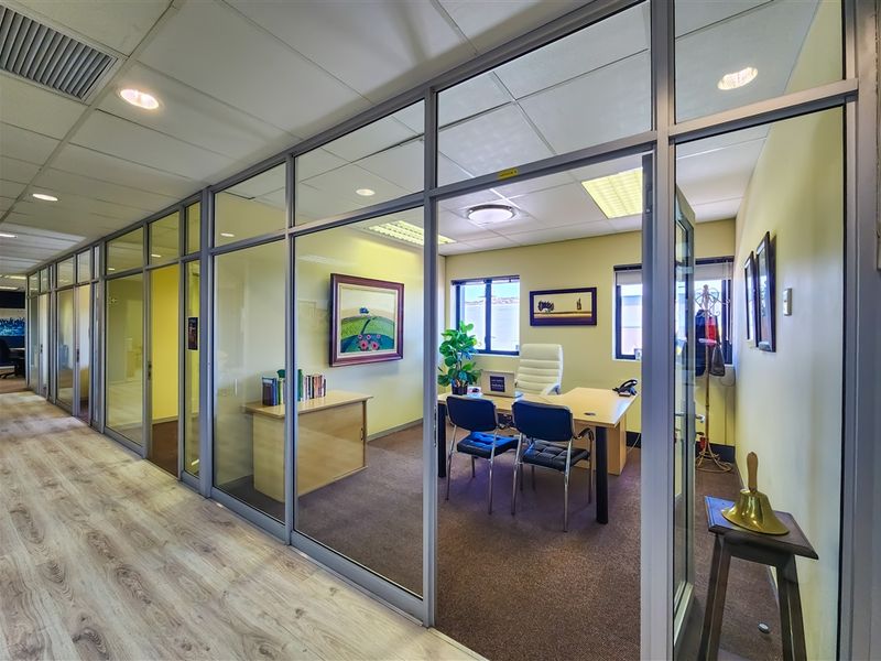 414m2 Spacious Office to Let in Clearwater Office Park - Photo 10