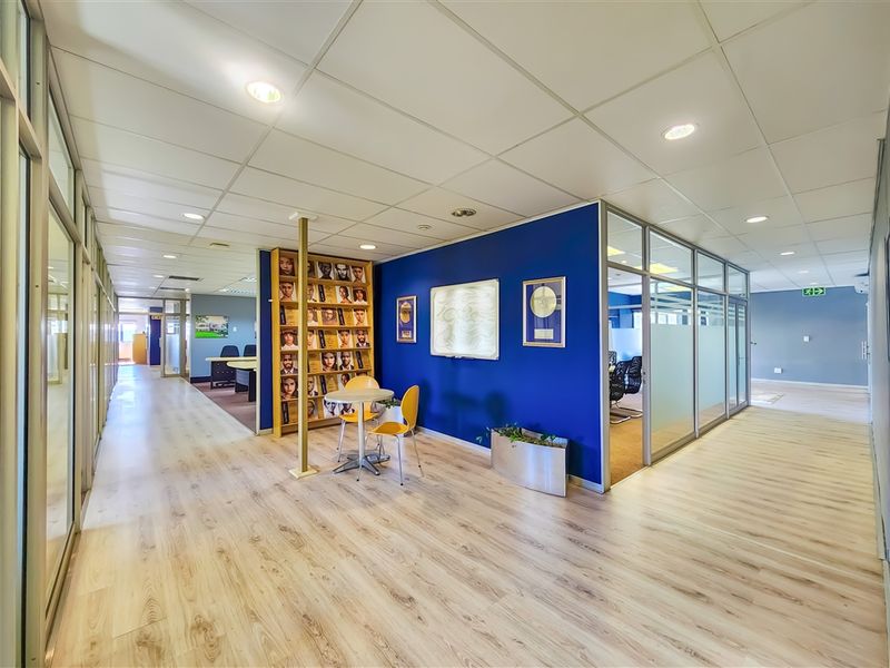 414m2 Spacious Office to Let in Clearwater Office Park - Photo 5