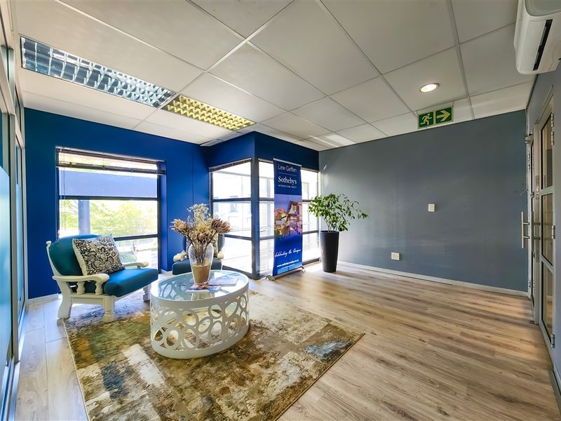414m2 Spacious Office to Let in Clearwater Office Park - Photo 3