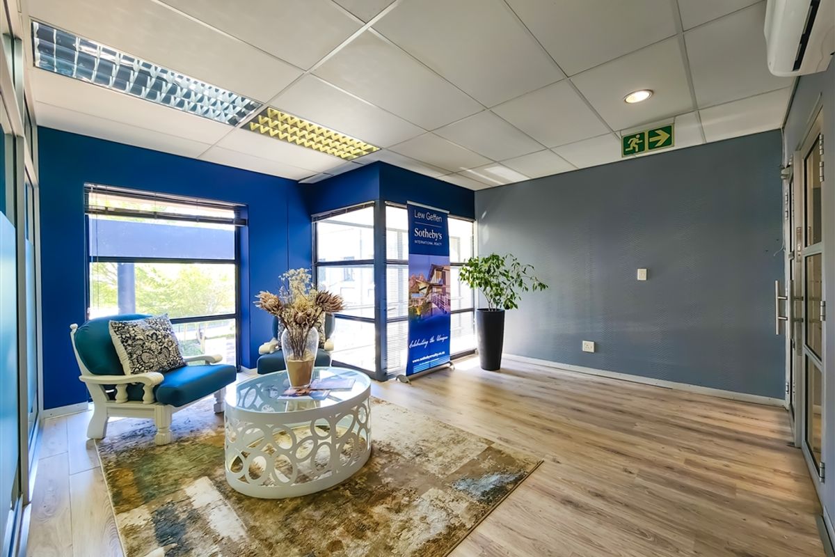 414m2 Spacious Office to Let in Clearwater Office Park - Photo 3