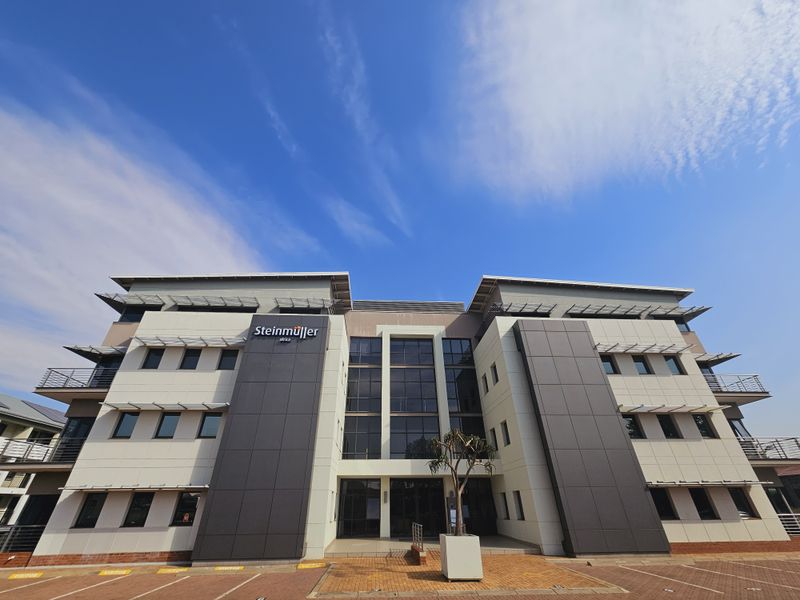 Furnished office space to let in The Grid Rivonia - Photo 1